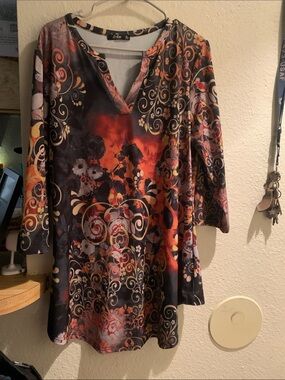 Women's V-Neck Floral Swirl Tunic Top - Black & Orange